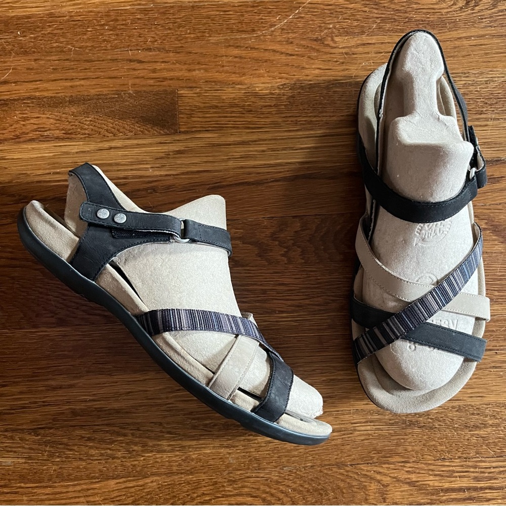 Abeo sandals women’s 9.5 neutral strappy comfort
